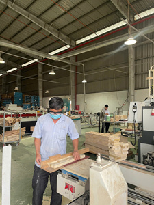 Componentes Modernos de Lujo para Escaleras: Poste de Madera de Caucho, Columna Decorativa, Estructura de Soporte para Barandilla Interior - Product Image 4