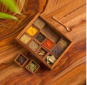 Moderna caja de especias de latón con diseño de pavo real grabado a mano y cuchara - Product Image 4