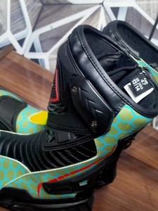 Botas de Motociclismo de Estilo Único y Súper Calidad, de Plástico PU, a Media Pantorrilla, Transpirables, Antideslizantes, Ligeras, para Todas las Estaciones - Product Image 4