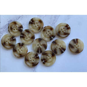 Boutons vierges de haute qualité en corne de buffle et de bœuf couleur miel pour vêtements - Product Image 3