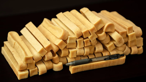 กล่องขนมขบเคี้ยวสำหรับสุนัข ทำจากชีสจากนมจามรี ออร์แกนิค 100% ปราศจาก GMO โปรตีนสูง รสชาติอร่อย ทานได้นาน ปราศจากธัญพืช ดีต่อสุขภาพ เหมาะสำหรับสุนัขสูงวัยและลูกสุนัข - Product Image 2