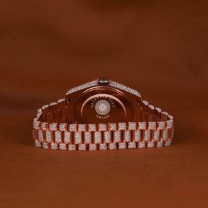 Reloj de Diamantes Splendid Gift Jewelry, Caja de Moissanita de 28 mm, Movimiento de Cuarzo Analógico ETA, Reloj de Lujo para Hombre, Correa de Moissanita Plateada, Zafiro - Product Image 2