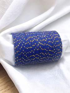 Impresionante conjunto de brazaletes de hilo de seda amarillo mostaza con intrincado trabajo de espejo y adornos de cuentas doradas, estilo étnico tradicional. - Product Image 2