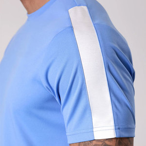Camiseta Deportiva de Algodón 100% con Diseño de Paneles Laterales, de Moda, a Bajo Precio, Manga Corta, Ajuste Regular y Elástica, Ideal para Gimnasio y Entrenamiento - Product Image 6