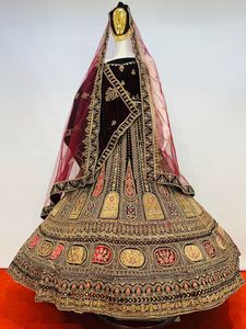 ชุดเจ้าสาวผ้ากำมะหยี่หนาลายดาวสีทองมาแรง choli ยาวและ dupatta พร้อมกระจกสำหรับงานปาร์ตี้! - Product Image 4