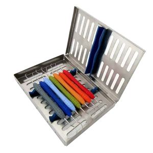 Ensemble de 7 détartreurs d'hygiène chirurgicale enduits de silicone Gracey Curettes Manual Power Source Instruments chirurgicaux dentaires avec boîte - Product Image 1