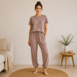 Ensemble de pyjama pour femmes en deux pièces, polyester viscose certifié OEKOTEX, doux, anti-boulochage - Product Image 1