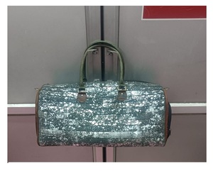 Elegante Bolsa de Viaje de Cuero con Diseño de Parches, Bolsa de Fin de Semana de Gran Capacidad, Bolsa de Gimnasio para Hombres y Mujeres - Product Image 1