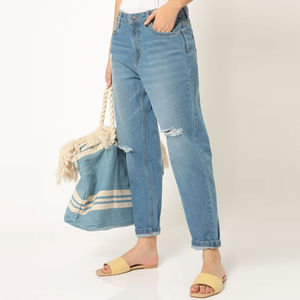 Pantalones vaqueros de mezclilla para mujer, personalizados para la temporada de otoño, con detalles de costuras en lavado oscuro, venta al por mayor, con dobladillo elástico y bolsillos tipo cargo - Product Image 1