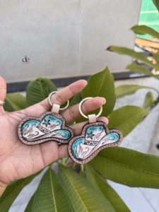 Últimos Llaveros de Cuero con Diseño Artesanal, Color Turquesa, Forma Irregular, Pendientes de Llavero, Gran Venta, Llaveros Ligeros - Product Image 1