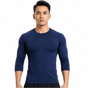 T-shirt de sport pour homme léger et extensible, séchage rapide, respirant, personnalisable avec logo, pour l'entraînement et la performance - Product Image 1