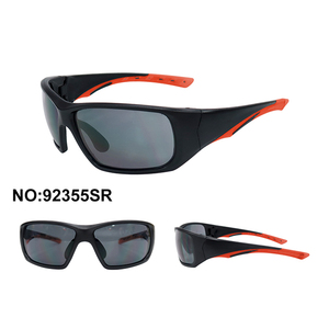 Lunettes de sécurité sportives légères avec monture en PC mat, verres grand angle, plaquettes de nez métalliques réglables, embouts de branches antidérapants, protection UV - Product Image 3