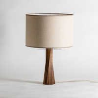 Lampe artisanale moderne multifonctionnelle et écologique avec base en bois et abat-jour en tissu pour anniversaire, chambre, bureau, hôtel