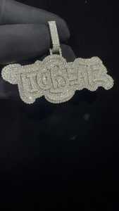 Pendentif personnalisé Hip Hop pour homme en argent sterling 925 avec lettres, chiffres, nom, initiale ou logo, serti de diamants Moissanite VVS - Product Image 4