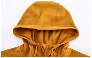 Vêtements de sport en gros pour femmes : Veste de fitness et yoga à coupe ajustée avec passe-pouces, idéale pour l'entraînement spécial, le fitness en extérieur et le jogging, avec capuche. - Product Image 4