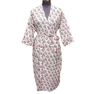 Kimono de punto 100% algodón orgánico personalizable, con cuello en V, cierre de cinturón, largo completo, estampado floral bohemio, de secado rápido y transpirable para mujer - Product Image 1