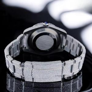 Reloj de Lujo con Incrustaciones de Moissanita, Estilo Bust Down, Completamente Cubierto de Diamantes VVS1, Movimiento ETA de Alta Gama - Product Image 4