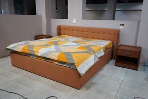 Cama Moderna King Size Acolchada y Tapizada con Cabecera de Cuero PU/Terciopelo/Tela, Estructura Resistente con Recubrimiento en Polvo CRCA - Product Image 3