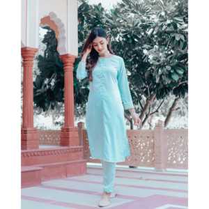 Conjunto de Traje Satinado Azul Aqua Talla XS - Product Image 1