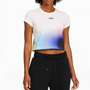 T-shirt court à manches courtes pour femme, coupe classique, décontracté, pour tous les jours / T-shirt dégradé tendance pour femme, style streetwear décontracté 2026 - Product Image 1