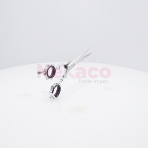 Tijeras Profesionales de Peluquería con Acabado Plateado Pulido, Acero Inoxidable, Línea Pro, Tijeras de Barbería y Salón, Diseño Ergonómico para los Dedos - Product Image 4