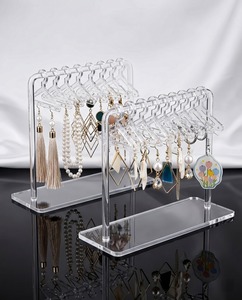 ที่แขวนต่างหูแบบแก้วดีไซน์หรูหรา รุ่น Earring Display Stand ปรับแต่งได้ สำหรับต่างหูเดี่ยว ดีไซน์ทันสมัย - Product Image 4