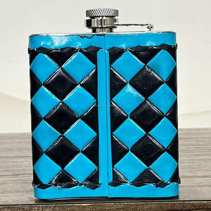 2026 Novedad al por mayor: Petaca de bolsillo de acero inoxidable con patrón a cuadros negro y turquesa, de cuero genuino de vaca - Product Image 6