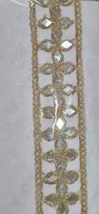 Tela de encaje premium con espejos bordados a mano, ribete de encaje tradicional con espejos para decoración de vestidos, saris y prendas textiles. - Product Image 2