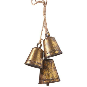 Clochettes de Noël suspendues en laiton antique avec ruban en velours vert olive et nœud, ornement de cloche métallique vintage style ferme pour les fêtes - Product Image 4