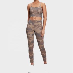 Ensemble de yoga pour femmes 2026 : Haut court dos nu avec coussinets de poitrine et pantalon élastique taille mi-haute pliable pour le sport et le fitness - Product Image 1