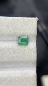Émeraude naturelle certifiée du Zambie, taille octogonale, pierre à bon lustre, pierre précieuse non montée pour la création de bijoux, 0,96 carat - Product Image 5