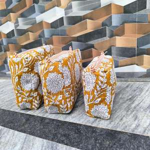 Ensemble de trousses de toilette bohèmes en coton faites à la main avec fermeture éclair, design écologique réutilisable, petite pochette durable pour le rangement de maquillage en voyage - Product Image 2