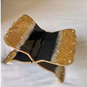 Soporte Plegable para el Corán Hecho a Mano en Madera, con Acabado Negro Brillante, Detalles en Dorado, Cuentas de Perlas y Bordes Festoneados, para Libros Religiosos - Product Image 1