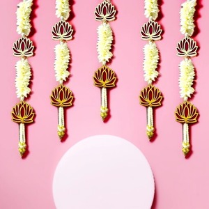 Fleur de jasmin artificielle blanche faite à la main en Inde avec guirlande de lotus pour la décoration de mariages, d'événements et de fêtes - Product Image 4