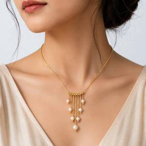 Collier personnalisé plaqué rhodium avec perles d'eau douce, franges en cascade, pendentif à pompon, chaîne en câble, bijoux de luxe pour femmes, pour mariée ou usage quotidien - Product Image 1