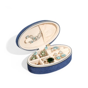 Linda Caja de Joyería Portátil Mini de Terciopelo, Elegante, Retro y Lujosa, de Forma Ovalada, para Guardar Collares y Anillos de Niñas - Product Image 3