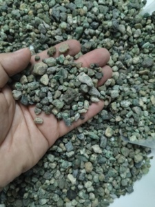 Émeraudes naturelles violettes brutes taillées en émeraude, formes mélangées pour la fabrication de bijoux, Lot 18 de Red Mountain Gems - Product Image 1
