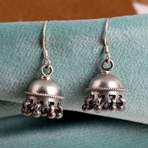 Pendientes Jhumki Meera Jaipur Dhriti, Estilo Bohemio Tribal, Plata Pura, Elegantes y Finos - Product Image 2