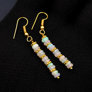 Boucles d'oreilles en opale éthiopienne, perles en or 14 carats, pierre précieuse multicolore - Product Image 5