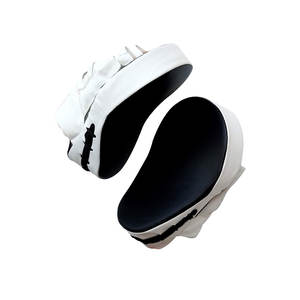 แผ่นซ้อมมวย PU สำหรับฝึกซ้อมมวยอาชีพ แผ่นรองเตะมวย ทนทาน ใช้เป็นเป้าซ้อมมือ สำหรับ MMA มวยไทย คาราเต้ - Product Image 5