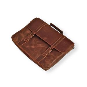 Bolso para portátil de cuero con cierre de cremallera y correa para el hombro, hecho con cuero de primera calidad, impermeable, sostenible y duradero. - Product Image 4