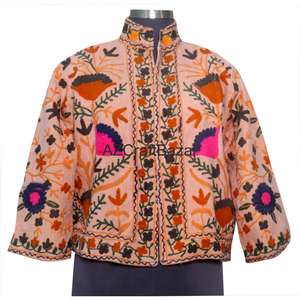 Blusa de Mujer con Cuello en V, Diseño Floral Vintage, Bordado Suzani TNT Multitemporada, Diseño Dibujado a Mano, Ecológica, Transpirable y de Secado Rápido - Product Image 1