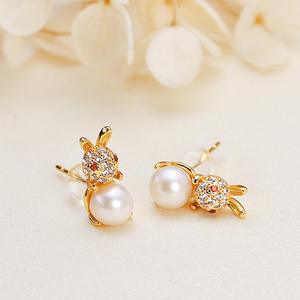 Pendientes de Plata de Ley S925 con Perlas de Agua Dulce, Versátiles y Elegantes - Product Image 3