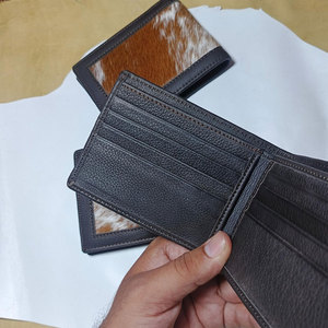 Portefeuille en cuir de vache véritable, fait main, en peau de vache naturelle, portefeuille à deux volets pour homme, élégant, durable, pour un usage quotidien - Product Image 4