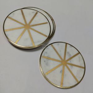 Sous-verre en marbre bicolore fait main avec des lignes minimalistes et épurées, accessoire de table en pierre de qualité supérieure pour la décoration intérieure - Product Image 5