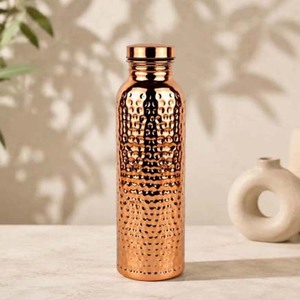 Bouteille d'eau en cuivre martelé pur, écologique, moderne, personnalisable, pour le yoga, la gym et les bienfaits naturels de la détoxification et de la santé - Product Image 1