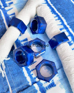 Anneaux de serviette de table en résine faits à la main, classiques, durables, écologiques, décoratifs et luxueux pour la salle à manger par Tradebyd - Product Image 2