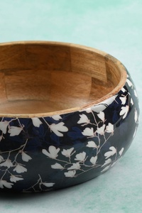 Bol de service à salade en bois naturel fait main, tendance et de qualité supérieure, décoratif, avec revêtement en bois, taille et forme personnalisables pour les fêtes - Product Image 4