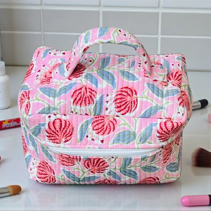 Quilted Zipper Foldable Fashion Cosmetic Bag-Stylish & Practical Case for Beauty Products - Product Image 1
