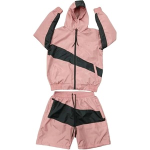 Ensemble coupe-vent pour homme personnalisé, veste légère à capuche et short de sport assorti, deux pièces modernes - Product Image 1
